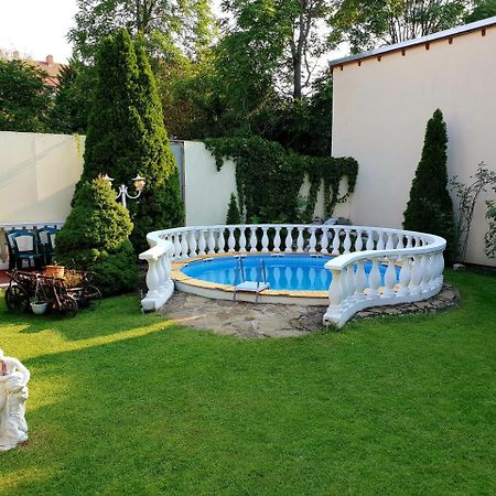 Adam Apartmanhaz Szeged Exterior photo
