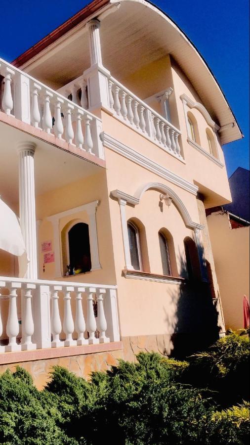 Adam Apartmanhaz Szeged Exterior photo